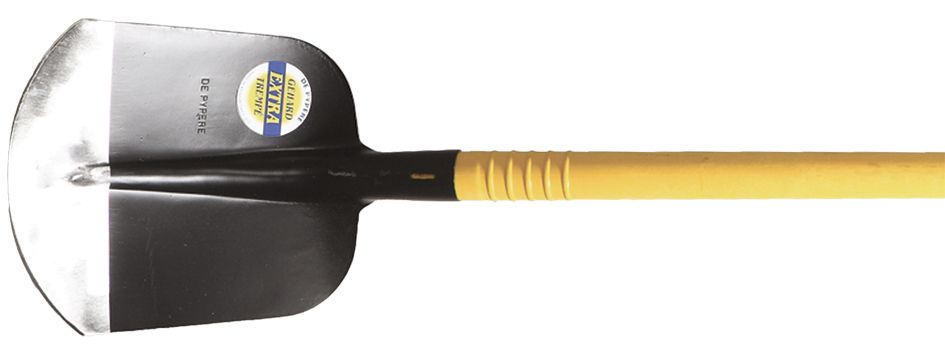 Shovel the puypere with filed shovel + fiberglass handle
