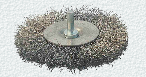 [PARI126GROB100] Staalborstel op pin dia 100 staaldraad 6mm Pariere